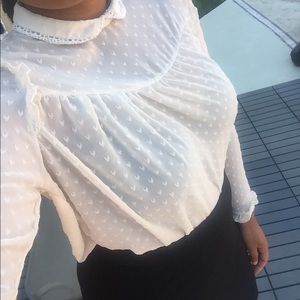 FREE SHIPPING XL. $15 Cream ruffled Blouse. H&M.